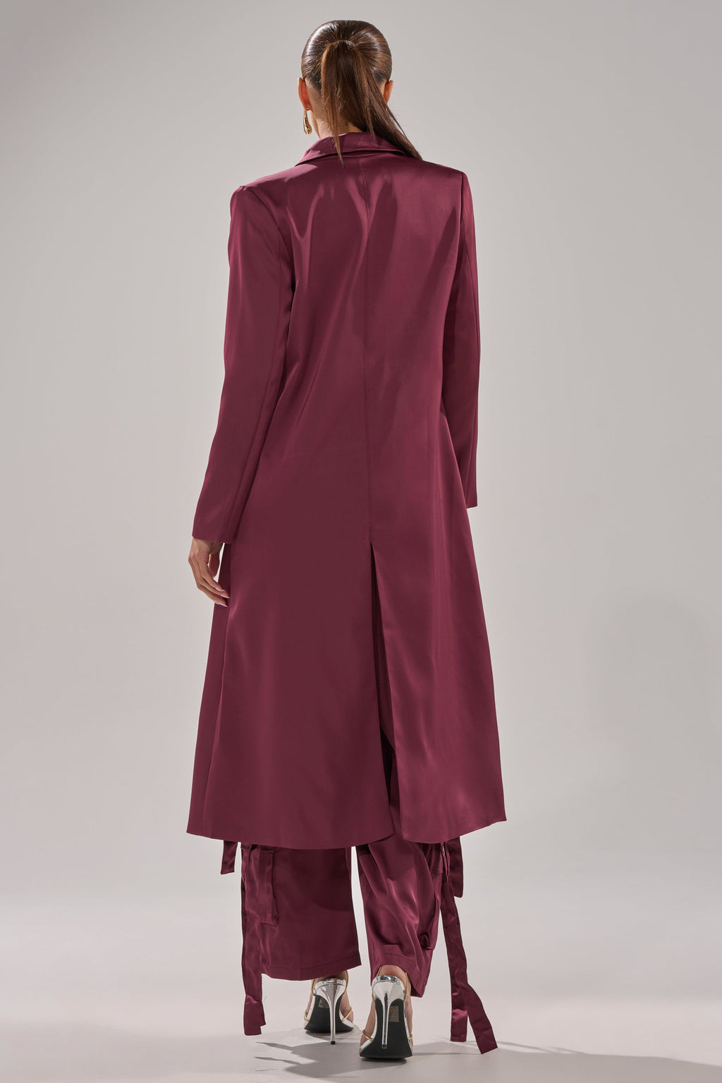 TAKE ME EVERYWHERE SATIN TRENCH IN BURGUNDY