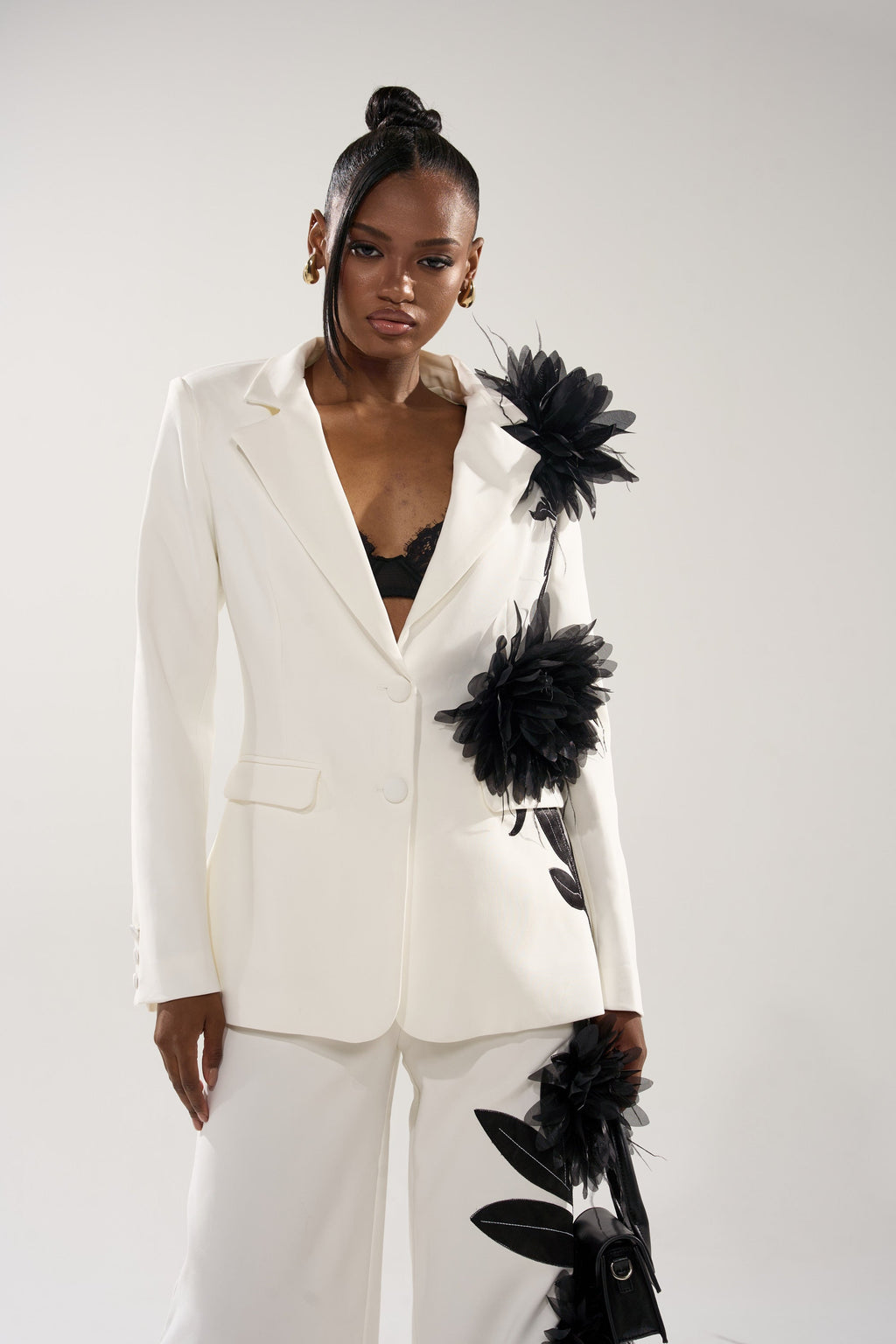 IN FULL BLOOM APPLIQUE BLAZER