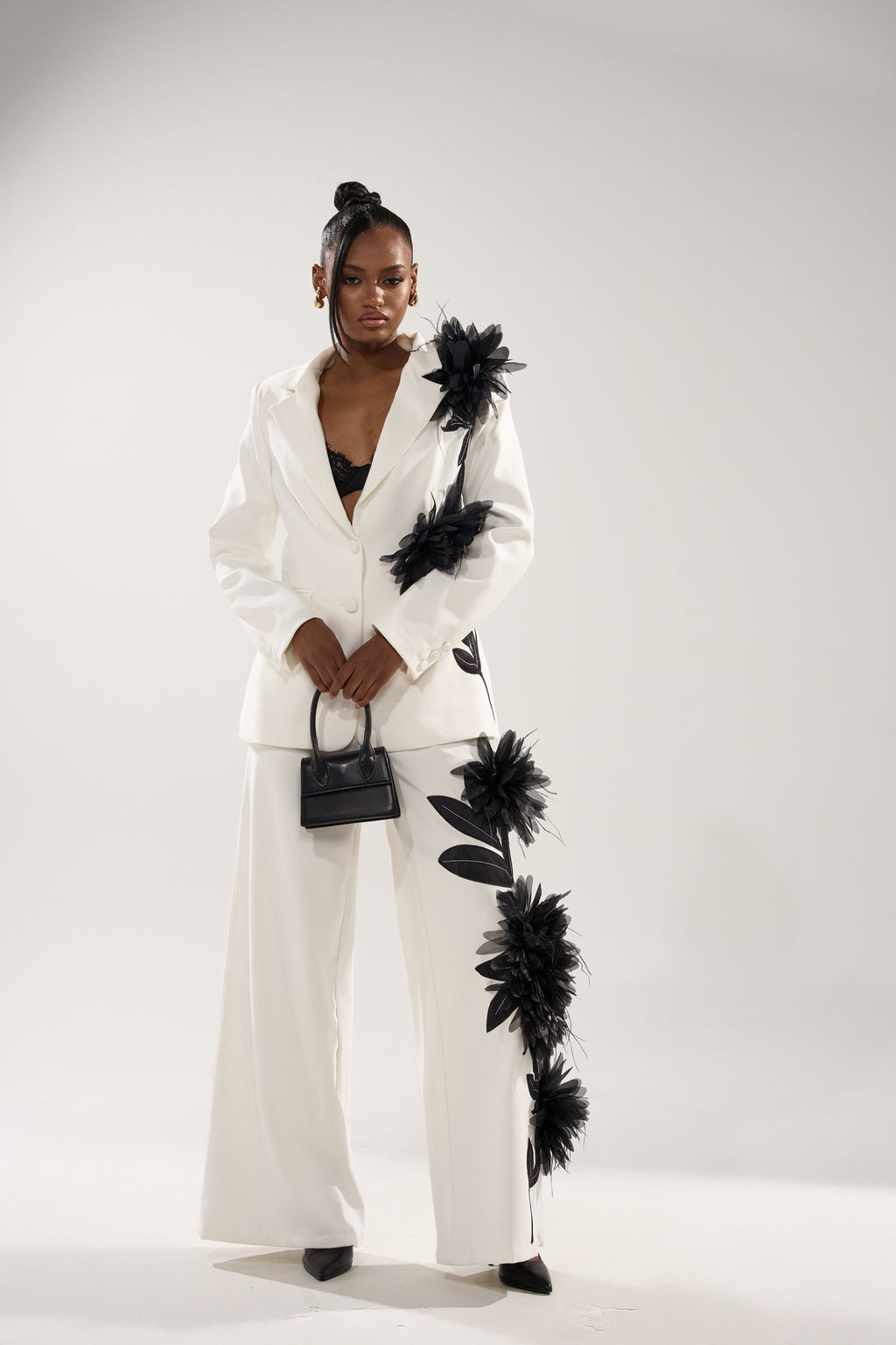 IN FULL BLOOM APPLIQUE TROUSER