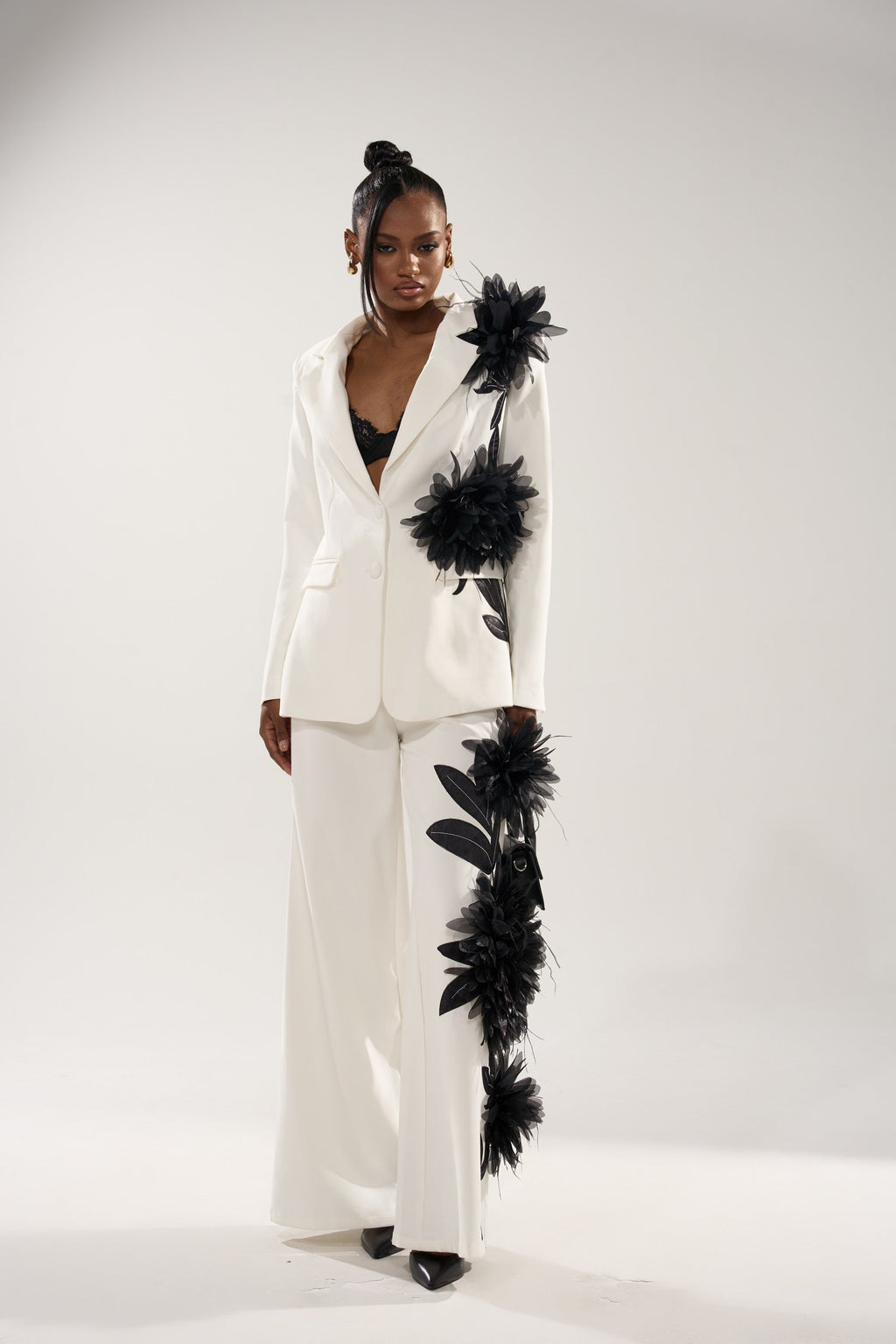 IN FULL BLOOM APPLIQUE TROUSER