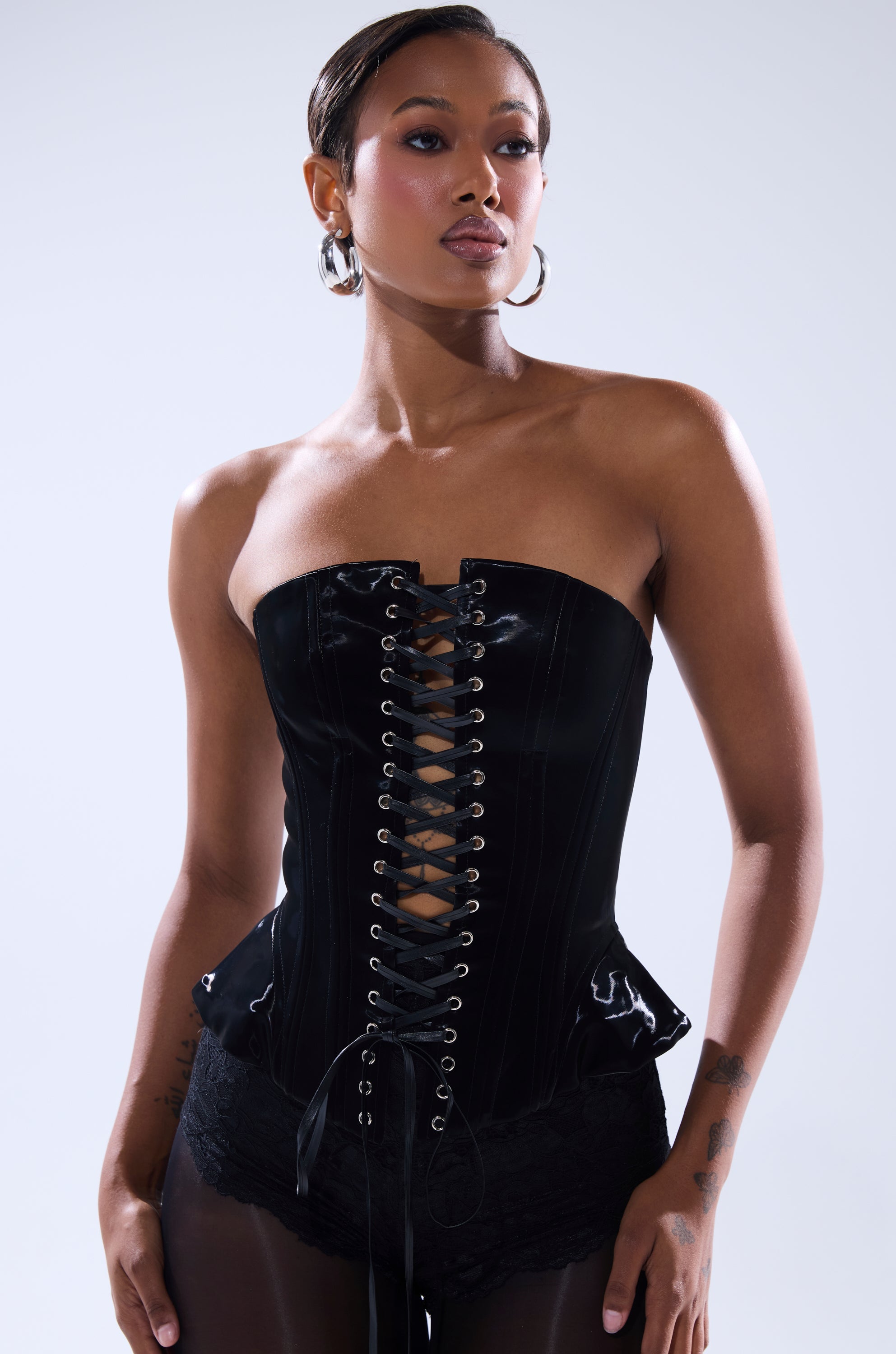 SMOOTH TRANSITION LACE UP CORSET