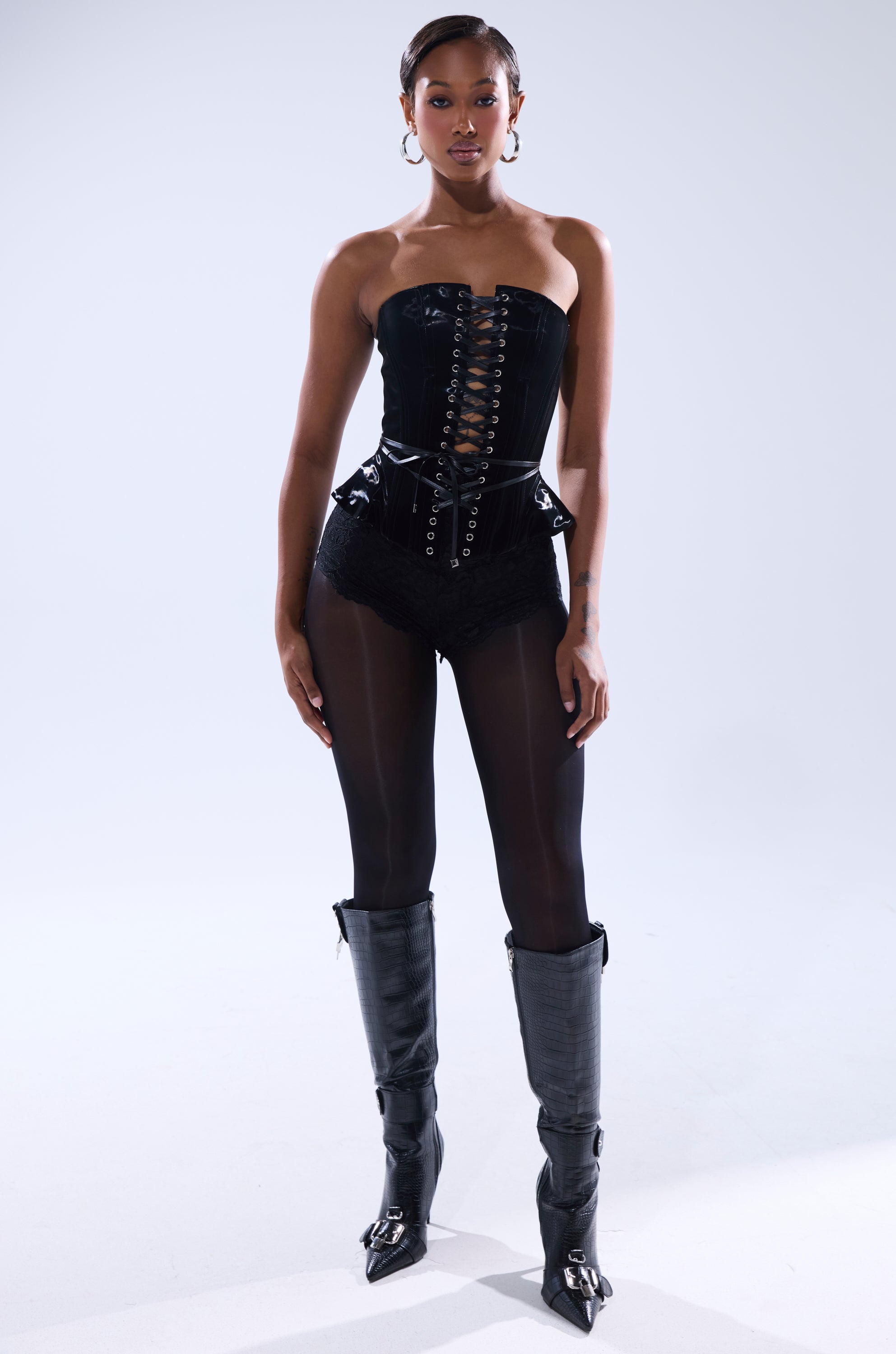 SMOOTH TRANSITION LACE UP CORSET