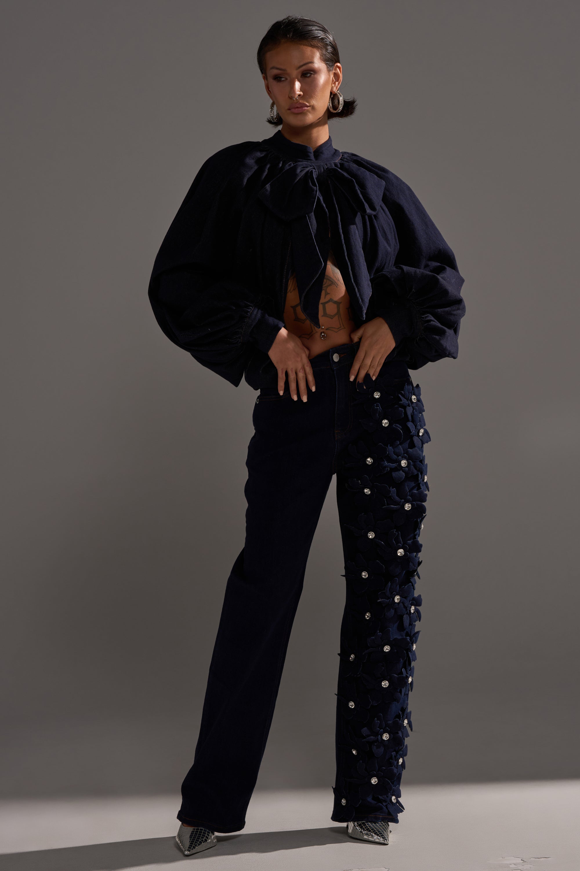 FLORAL FIELDS APPLIQUE DENIM PANTS WITH RHINESTONES