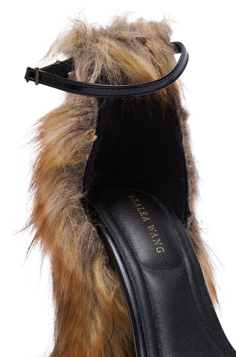 AZALEA WANG ARETTE BLACK SANDAL WITH BROWN FUR