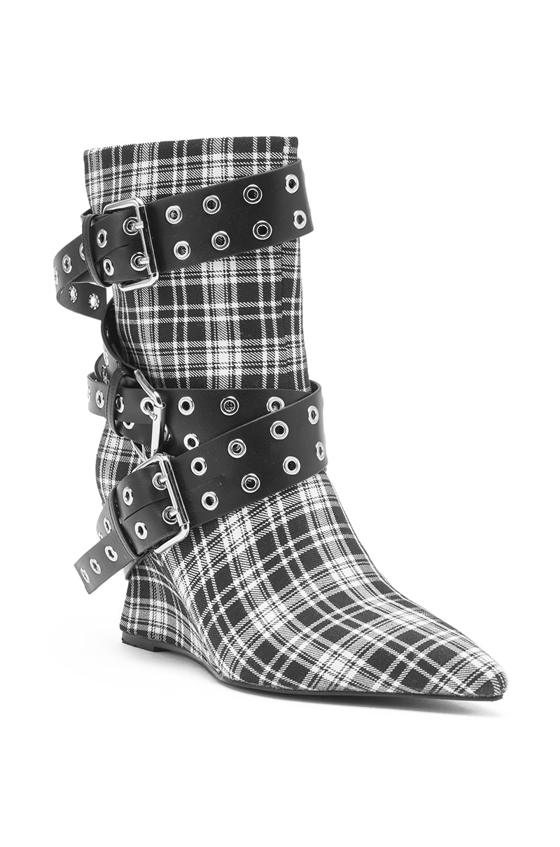 AZALEA WANG CHALKIS BLACK WHITE PLAID BUCKLE WEDGE BOOTIE