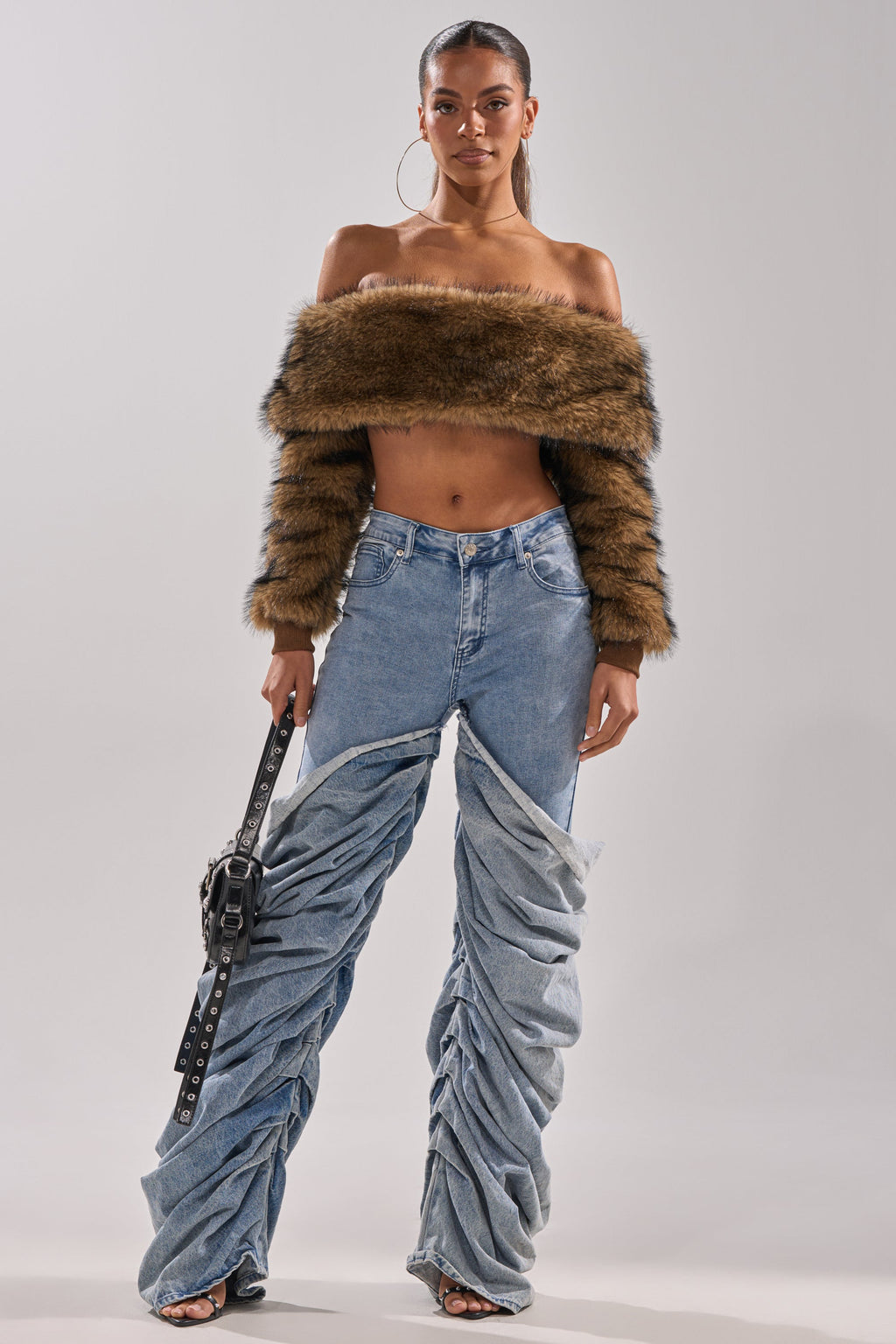 TEDDY BEAR CROPPED LONG SLEEVE TOP