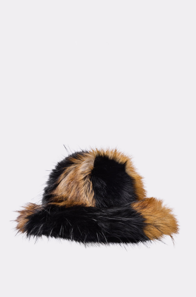 COSMO FAUX FUR OVERSIZED BUCKET HAT