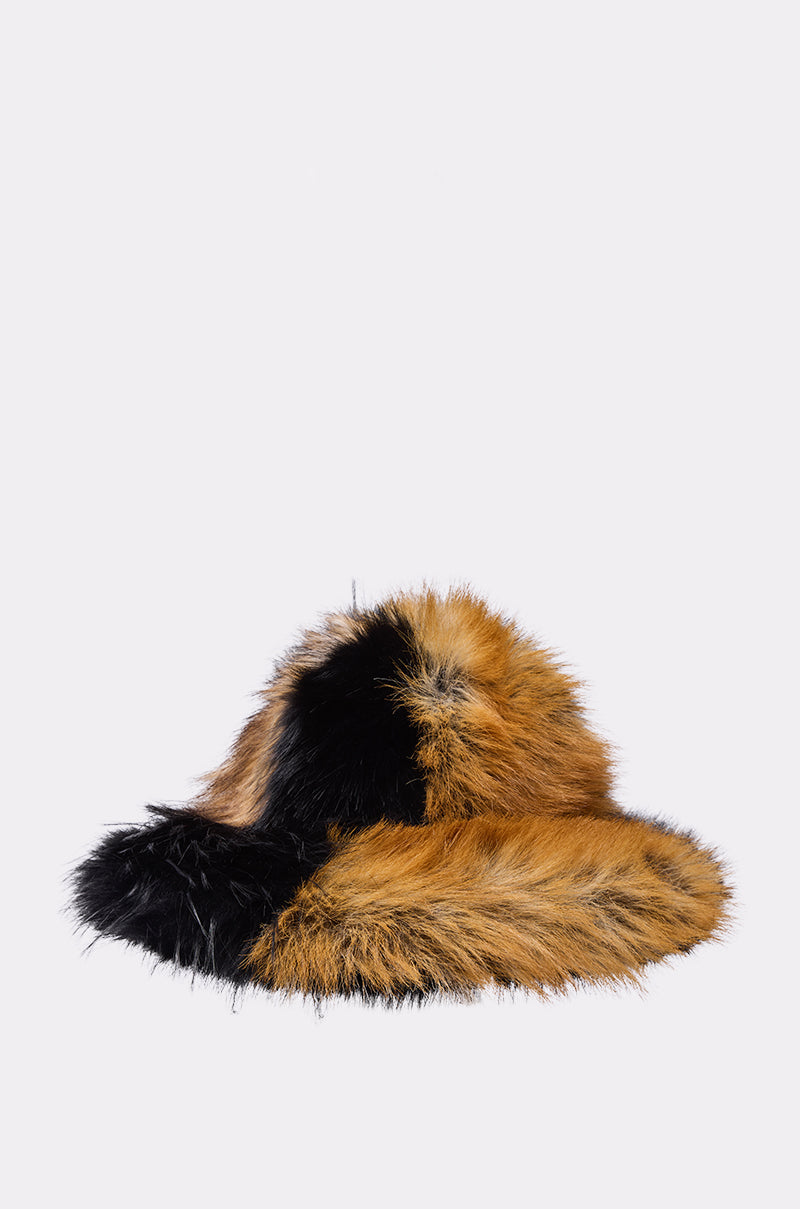 COSMO FAUX FUR OVERSIZED BUCKET HAT