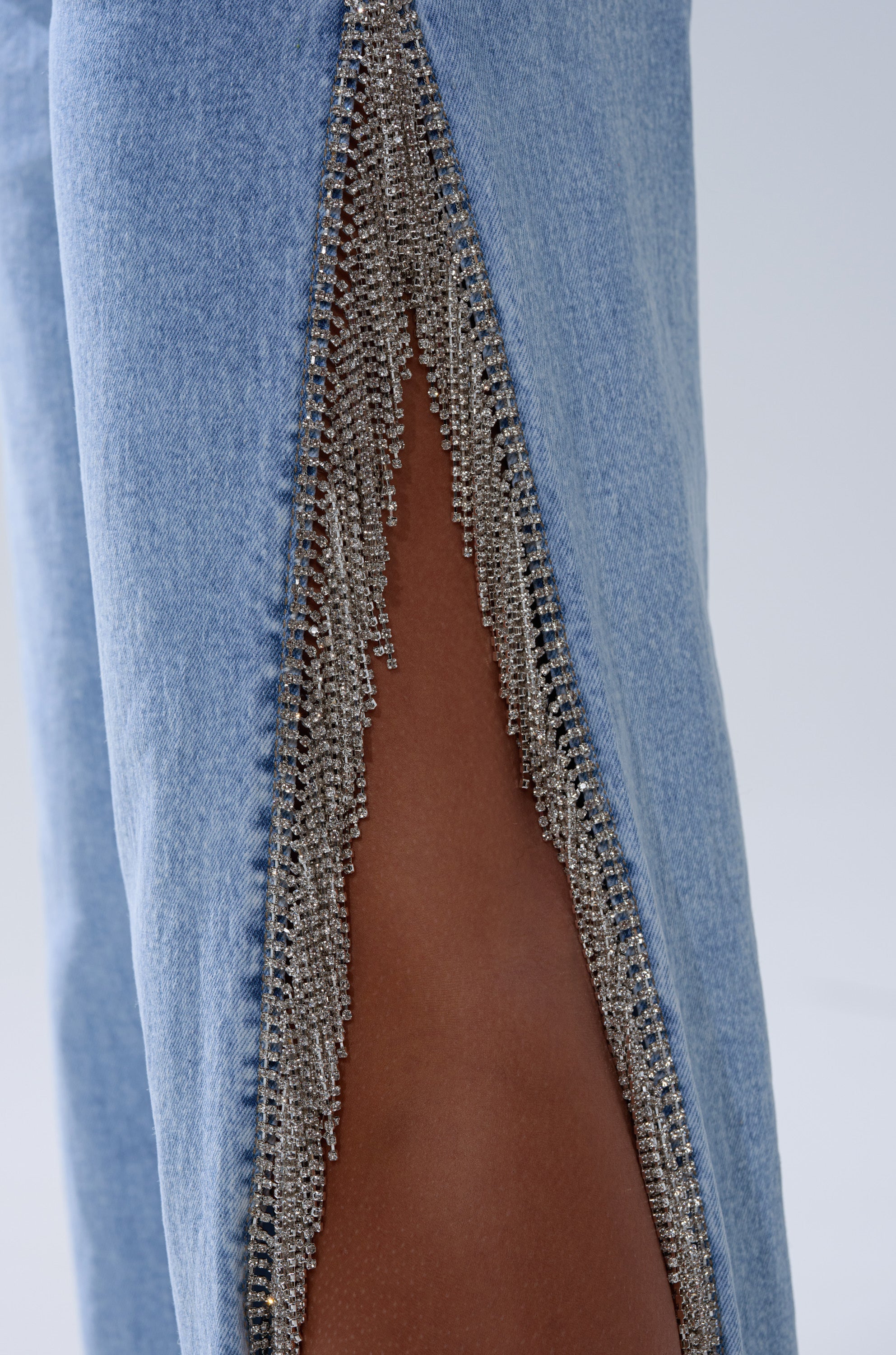 ESSENTIAL RELAXED FIT BLING DENIM JEANS