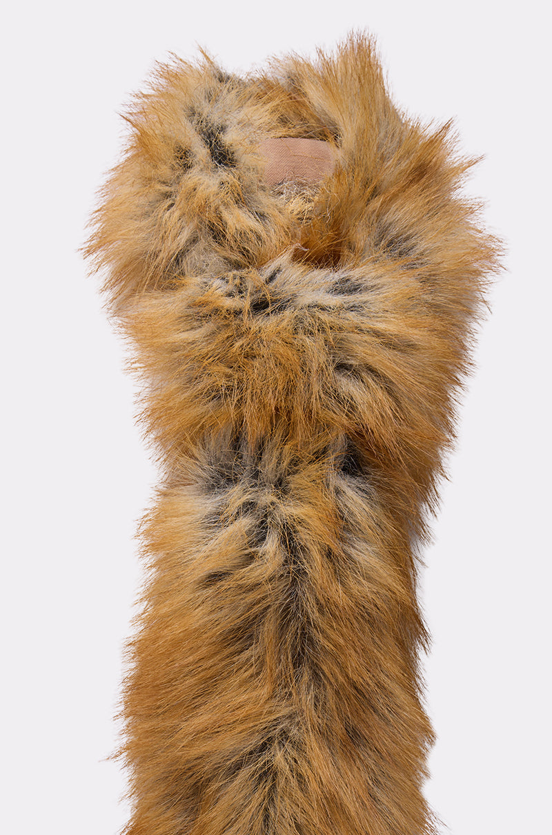 REALLY LIKE THAT FAUX FUR TIE