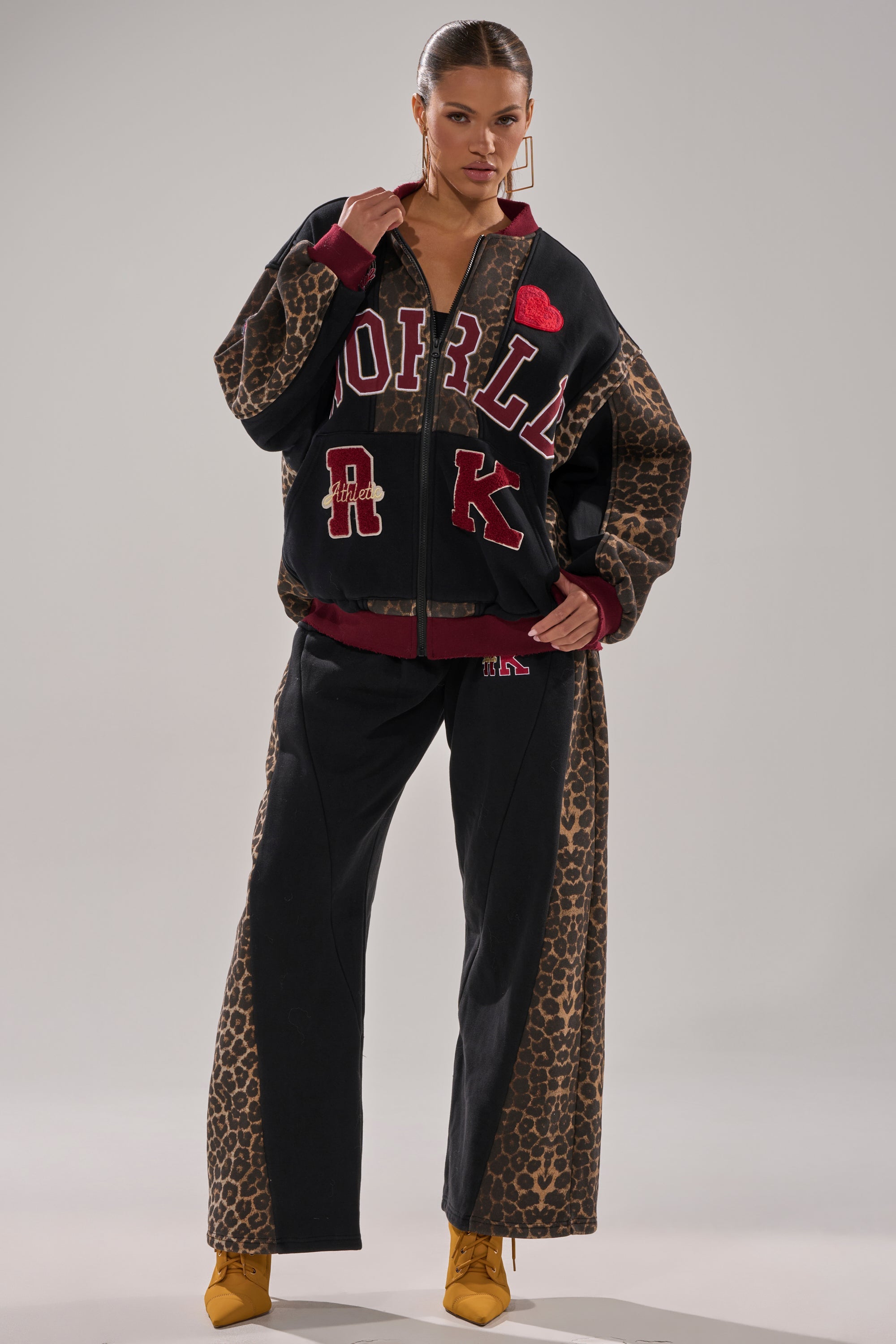 WORLD HOLD ON ZIP UP SWEATSHIRT