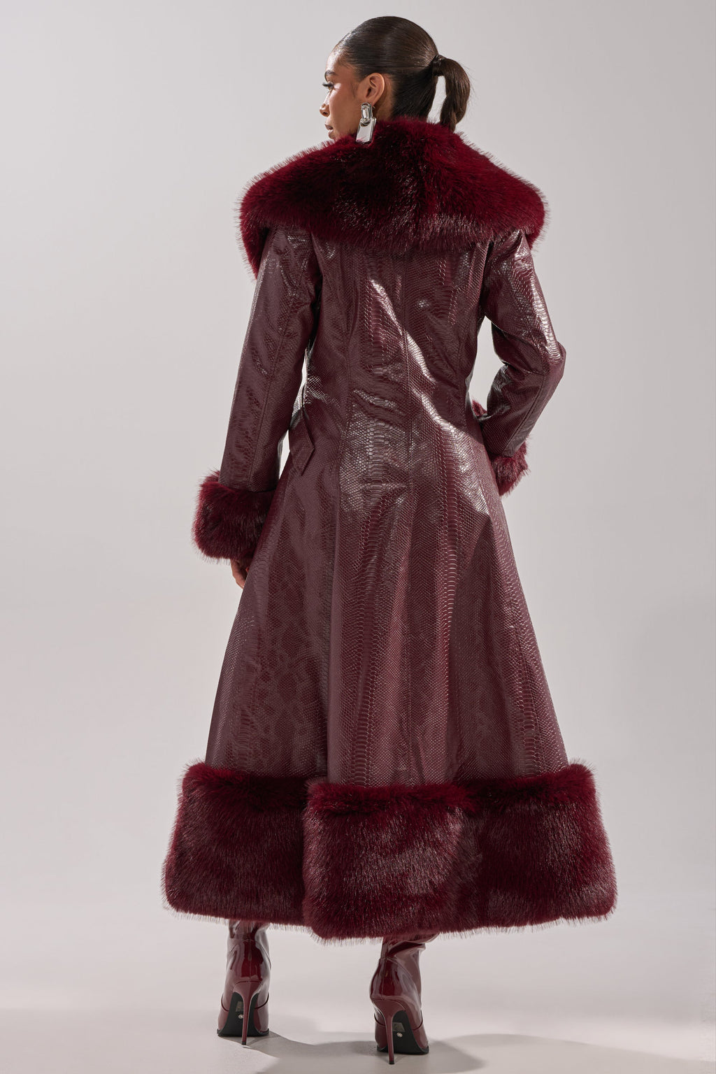 VIVIAN FUR TRIM TRENCH IN BURGUNDY