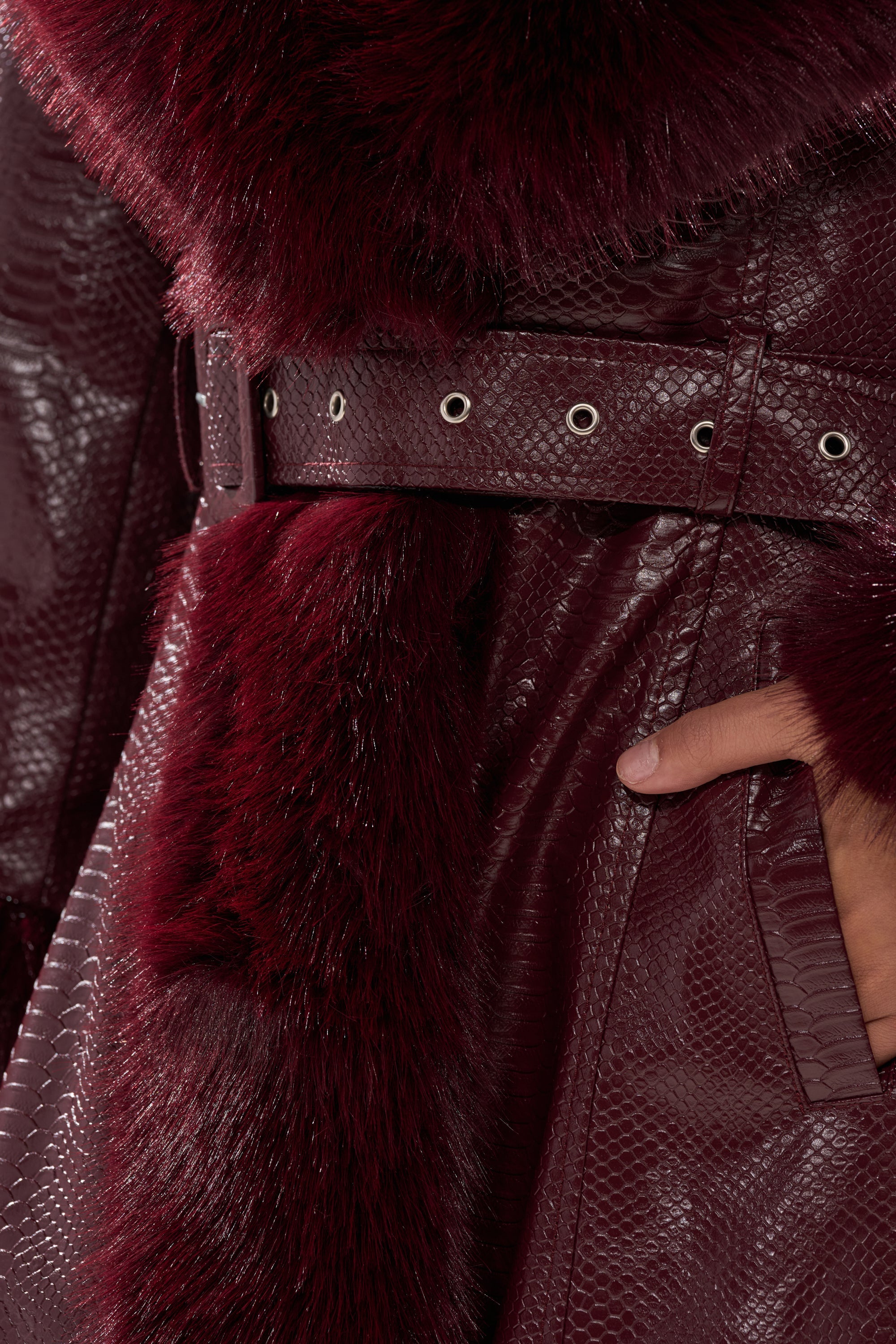 VIVIAN FUR TRIM TRENCH IN BURGUNDY
